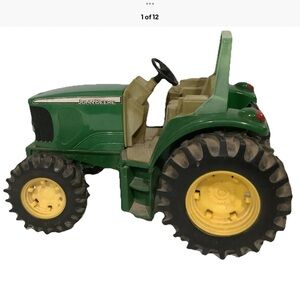 Vintage Ertl John Deere Metal Plastic Green Yellow Tractor Die Cast 7-inch
Model